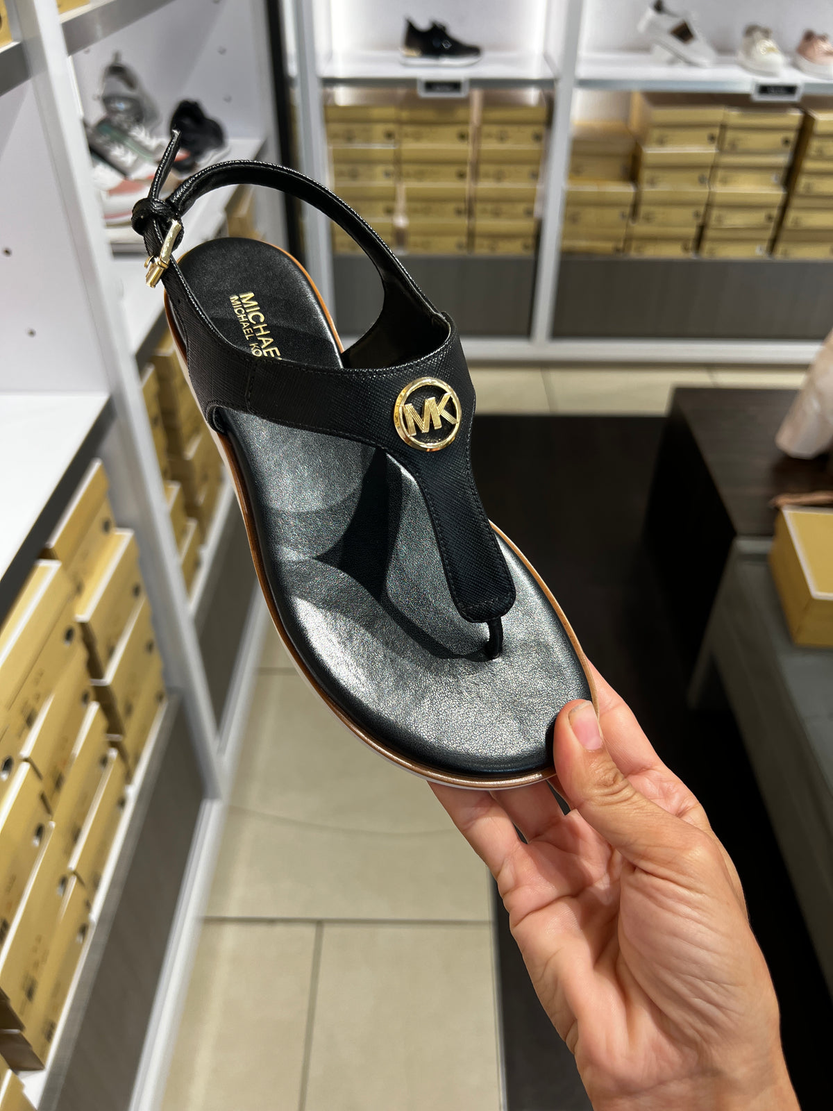 MK JUDY THONG SANDALS GUMRUK DAHIL