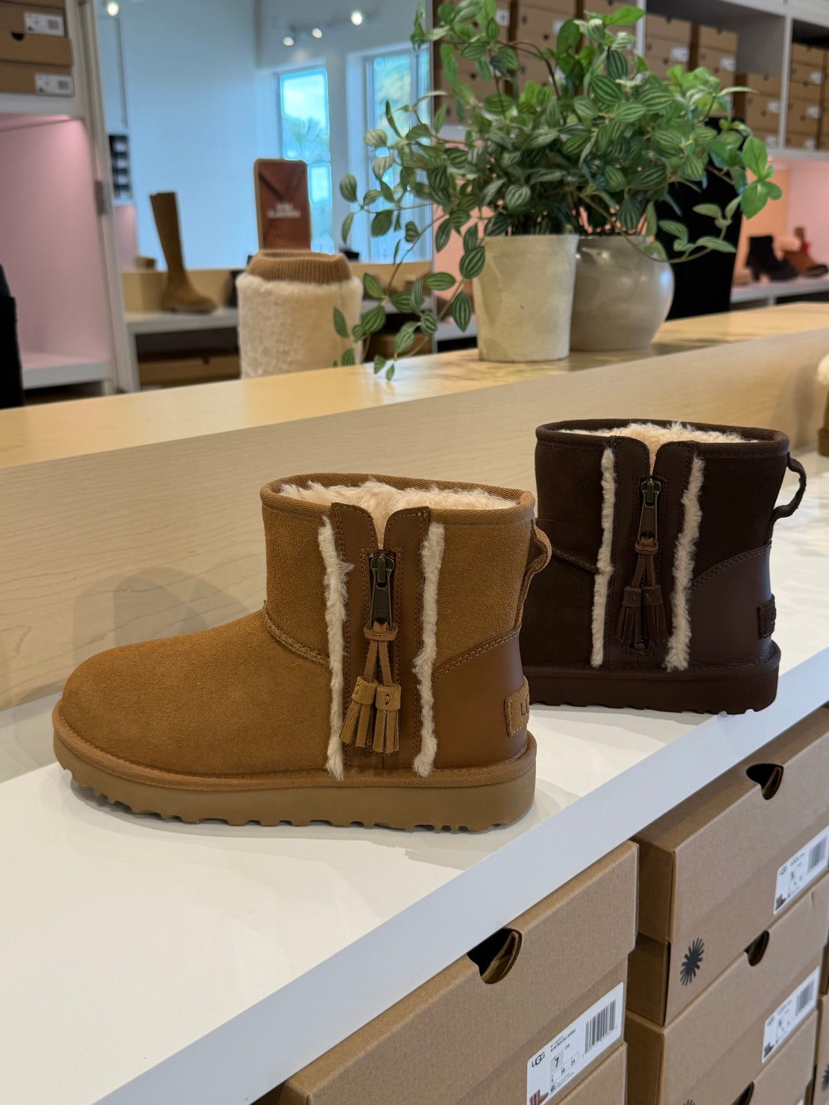 UGG Classic Mini Zip